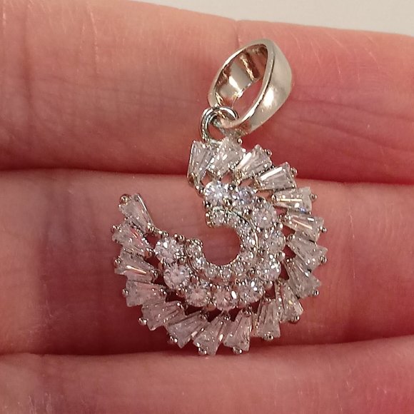 Jewelry - 18K White Gold Filled Swirl Circle Layer White Diamond Zircon Necklace Pendant